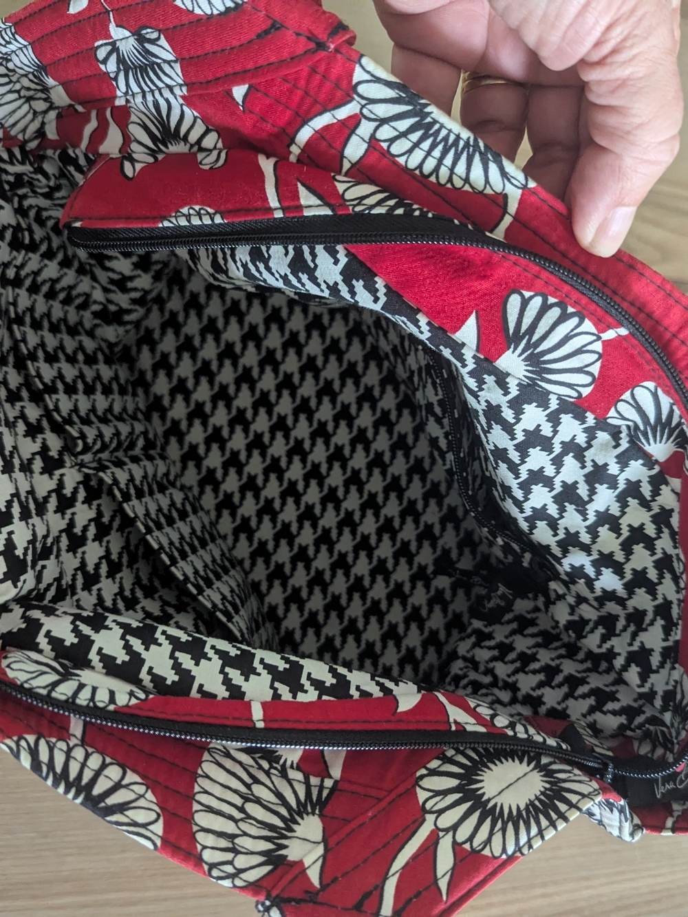 Vera Bradley Retired Deco Daisy Angle Quilted Tote - Picture 2 of 5